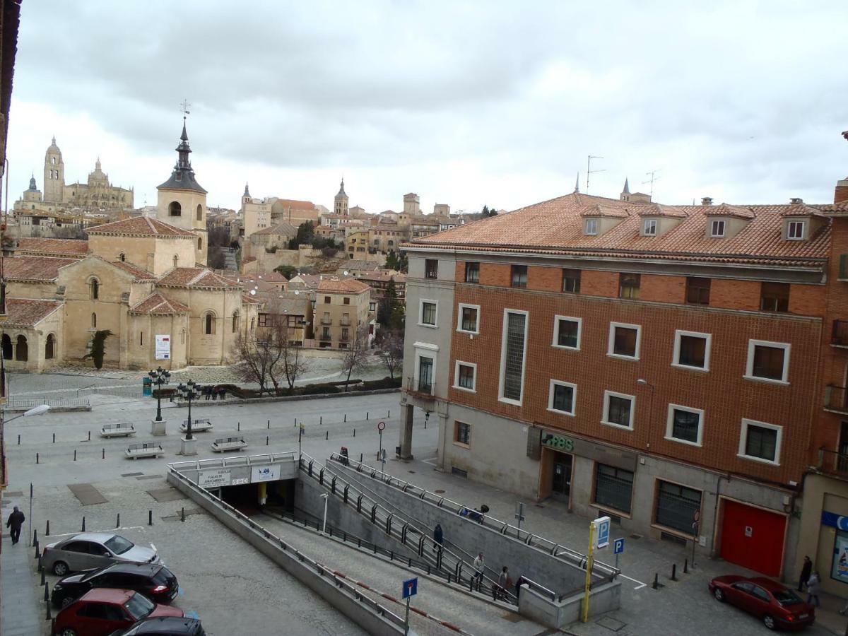 El Balconcito De San Millan III Apartment Segovia Luaran gambar